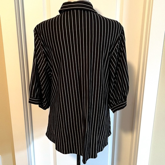 Truth + Style QVC Brand Pinstripe Blouse Button down in Black White - Picture 3 of 4